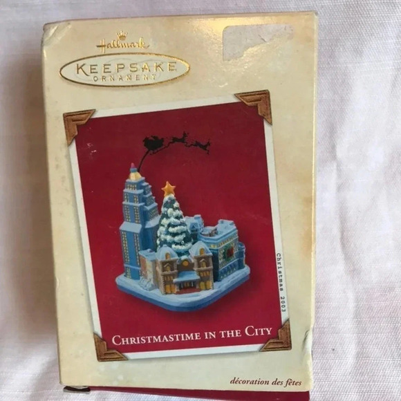 Vintage Hallmark Keepsake Ornament 2003 Christmas In The City - Picture 1 of 4